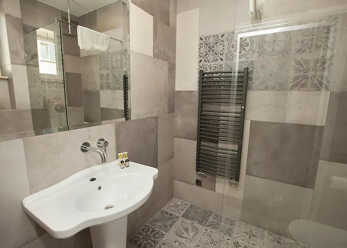 Comfort Art By Grand